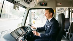Conducteur de bus : missions, formation et salaire